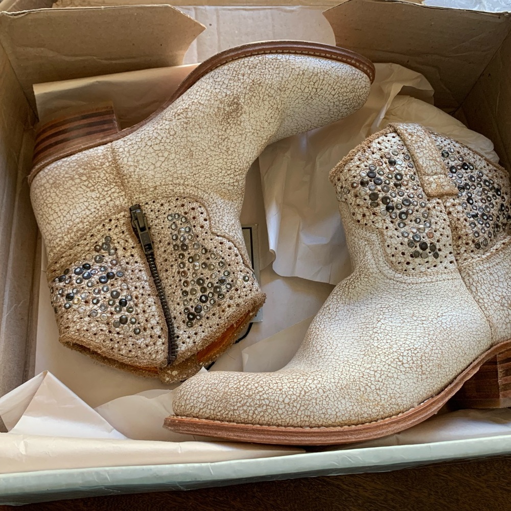Frye short boots